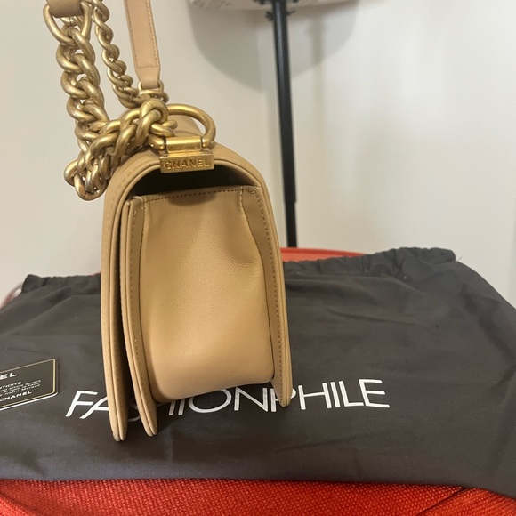 Authentic Chanel boy bag medium light caramel tan - Picture 4 of 9